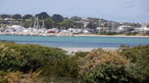 Marlin Waters Unit 2 walk to beach and river Bermagui